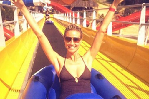 Heidi Klum en el parque acuático