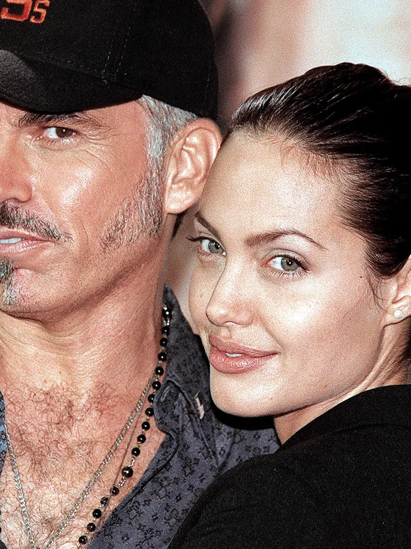 Angelina Jolie sigue en contacto con su exmarido
