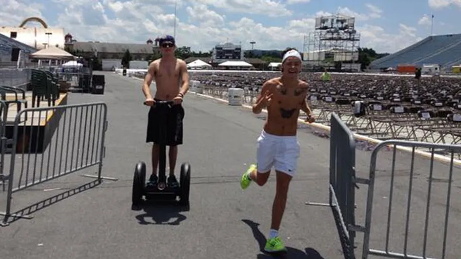 Topless 1D: Niall Horan and Harry Styles strip off as they continue extreme fitness regime