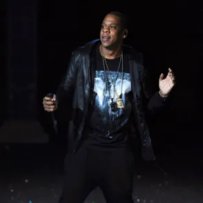 Jay-Z vuelve a cargar contra Miley Cyrus