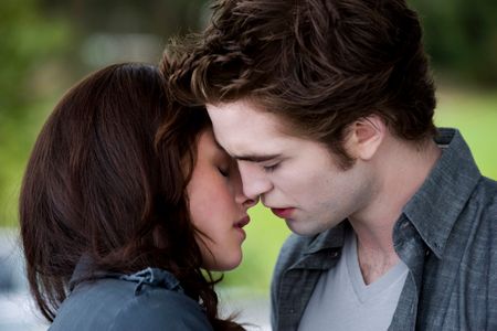 Robert Pattinson y Kristen Stewart en Crepúsculo