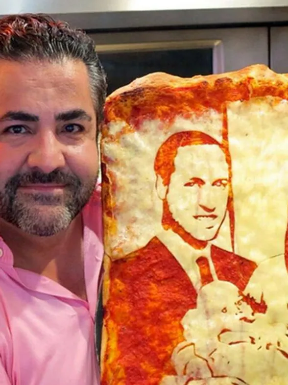 Kate y Guillermo celebraron el nacimiento de su hijo con una pizza