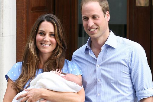 Kate Middleton wears mock-up Diana dress by Jenny Packham to leave hospital