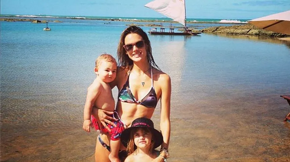 Alessandra Ambrosio : En bikini sous le soleil avec ses enfants (Photos)