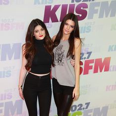 Kendall et Kylie Jenner : Encerclées par des fans à New York (Photos)