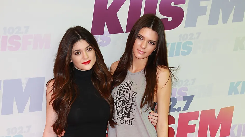 Kendall et Kylie Jenner : Encerclées par des fans à New York (Photos)
