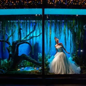 Los vestidos de las princesas Disney cobran vida