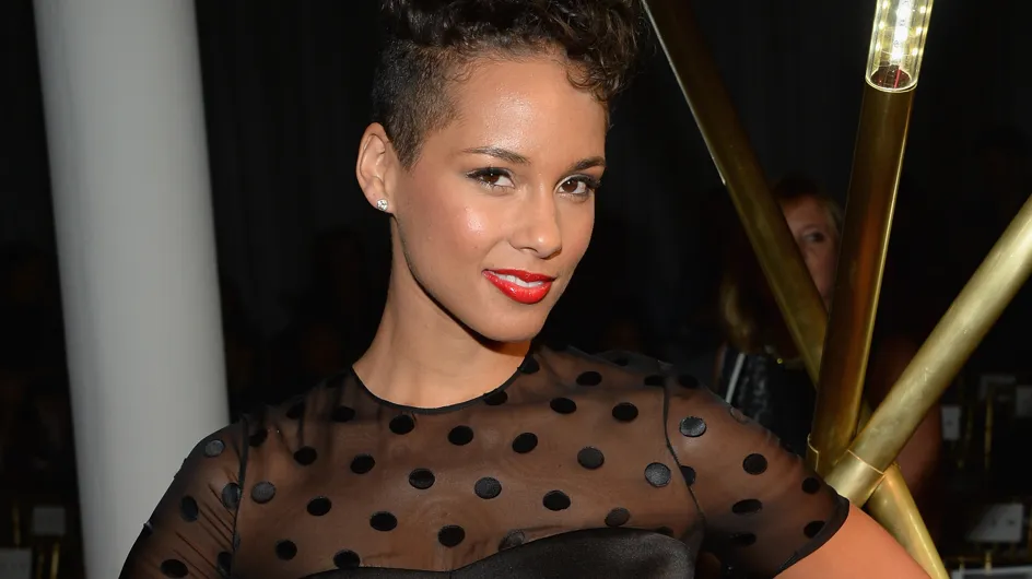 Alicia Keys : Après la coupe au bol, la coupe choucroute ! (Photo)