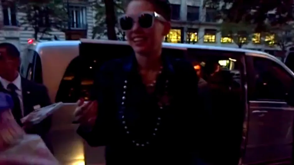 Miley Cyrus, canon en brunette ! (Vidéo)