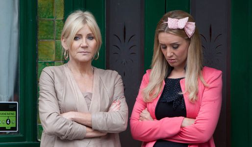 Eva keeps a secret from her mum