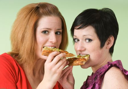 Sexisme : Des pizzas offertes aux femmes qui montrent leurs seins