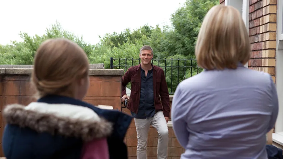 Hollyoaks 04/10 – Danny’s wife and daughter arrive in the village