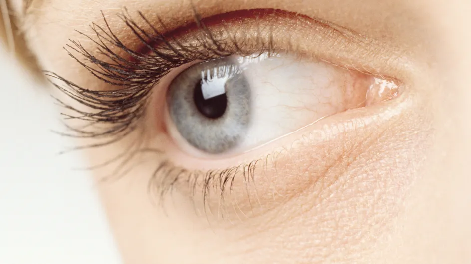 Une chirurgie laser permet aux yeux noirs de devenir bleus