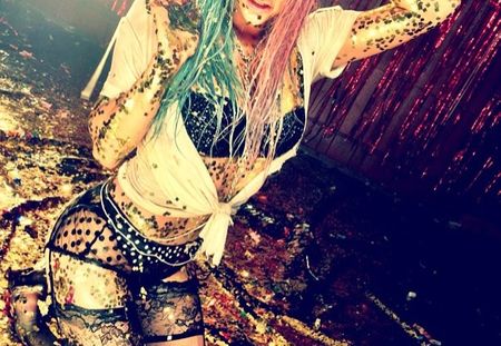Ke$ha : Elle rivalise de vulgarité avec Miley et Rihanna (Photos)