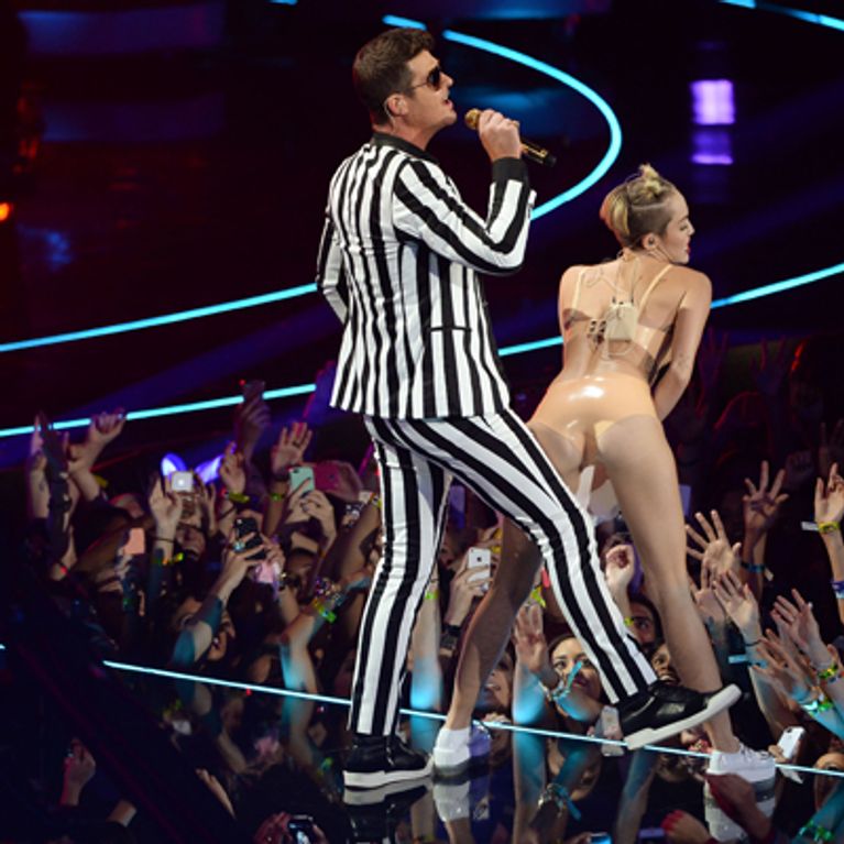 Robin Thicke blames VMA Awards twerking incident on Miley Cyrus