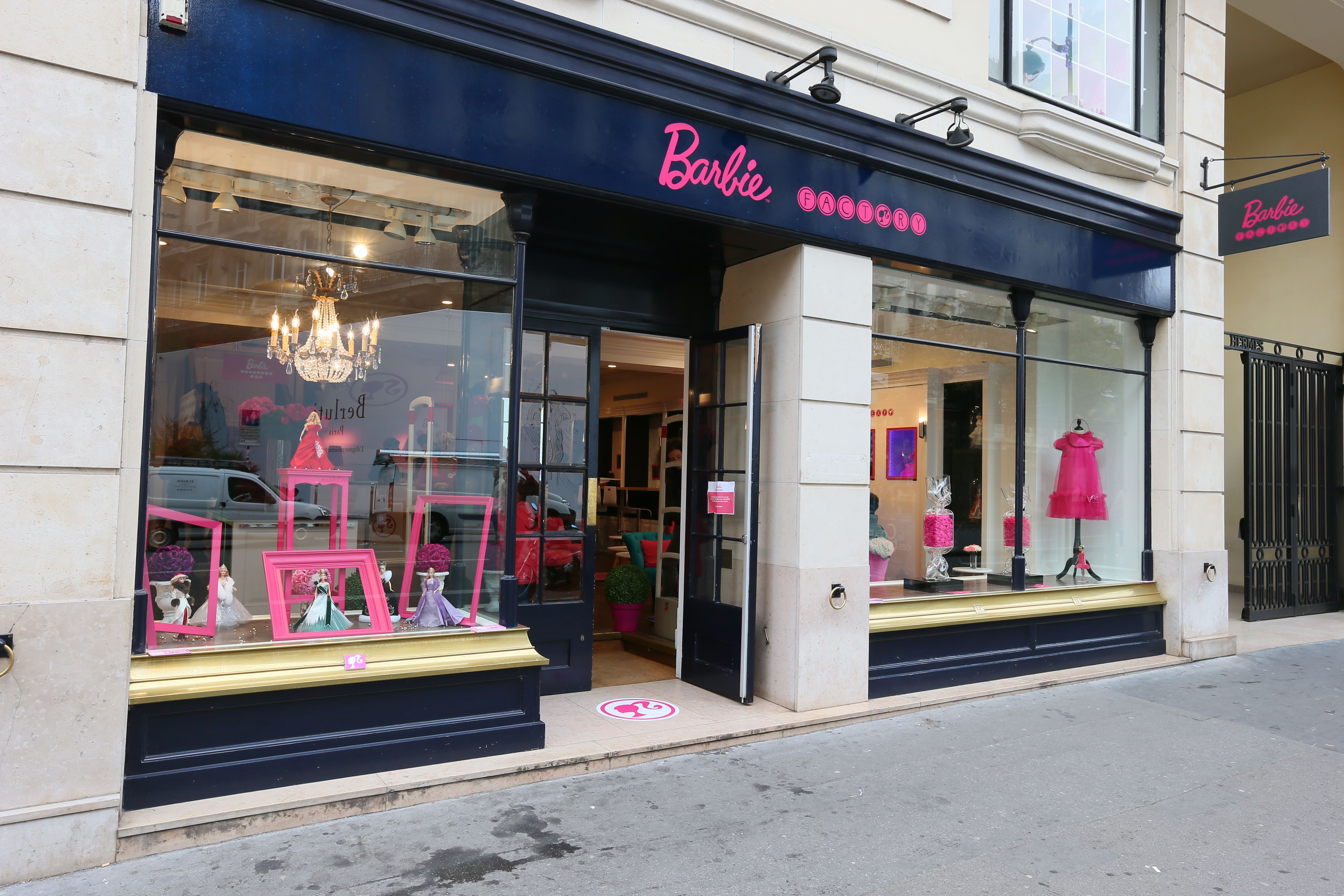 Putte Duplikere mistet hjerte Barbie Factory : découvrez le Barbie Bar