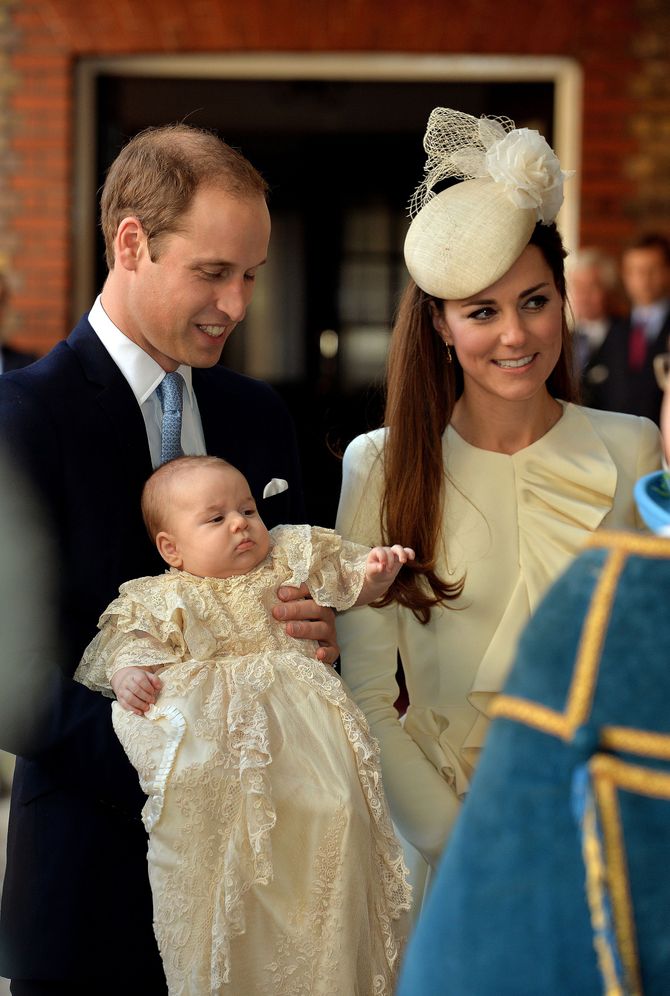 Los Duques de Cambridge pbautizan a su hijo