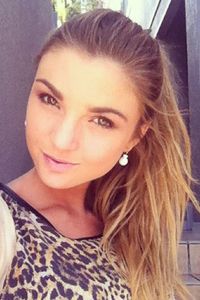 Sjana Earp