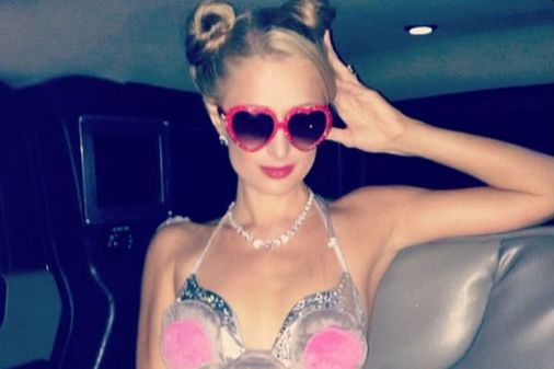 Paris Hilton disfrazada de Miley Cyrus