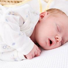 Envolver a los bebés en mantitas puede perjudicar el desarrollo natural de sus caderas
