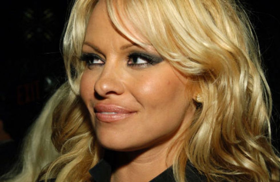 Wow Pamela Anderson S Pixie Haircut Star Reveals Transformative