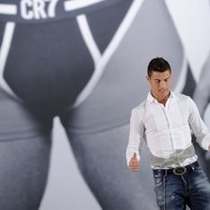 Cristiano Ronaldo en calzoncillos decora el Ayuntamiento de Madrid
