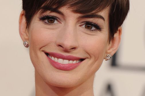 Jennifer Lawrence gets a pixie crop: Hunger Games star debuts new short hair!