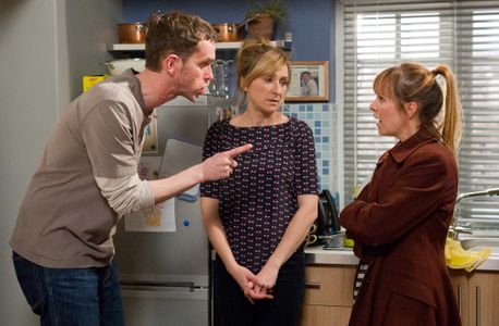 Marlon tells Rhona that Leo isn't going anywhere