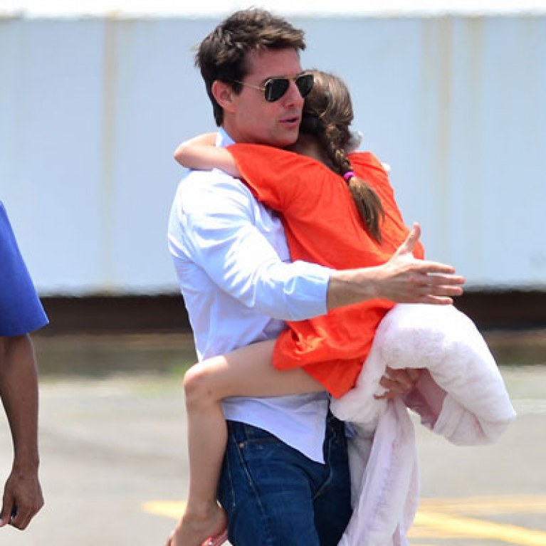 does tom cruise really not see his daughter