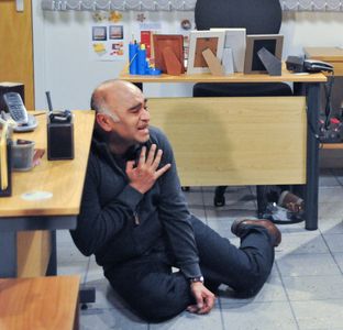 Under pressure, Rishi has a heart attack