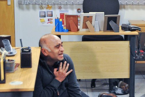 Under pressure, Rishi has a heart attack