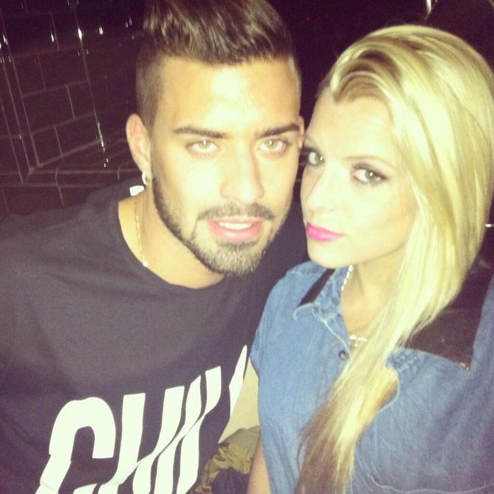 Fille De Rym Et Vincent Trisomie 21