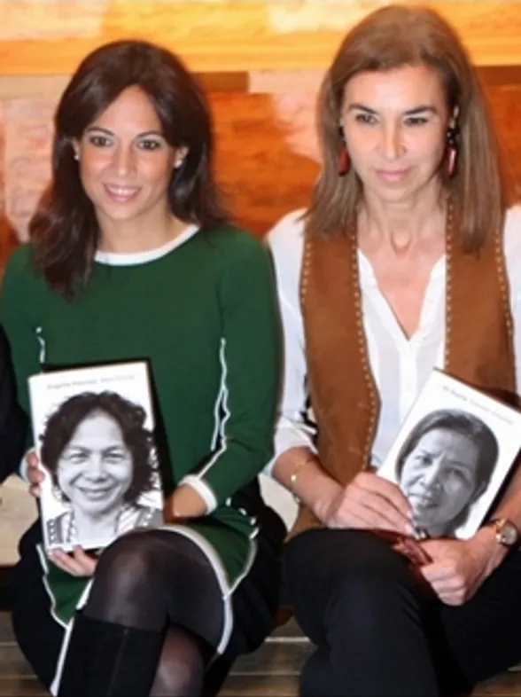 Cinco escritoras "completan" la vida de cinco asiáticas