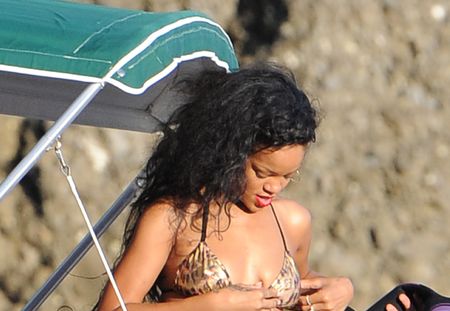 Rihanna : Nue sur le rappeur Young Chris, la photo qui fait scandale