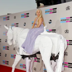Taylor Swift, Lady Gaga y Rihanna, triunfadoras de los American Music Awards