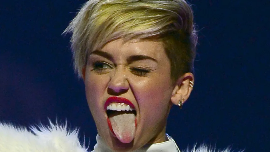 Miley Cyrus : Elle dévoile un pénis pour Noël (Vidéo)