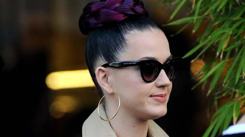 Katy Perry : Son chignon tressé XXL… Violet ! (Photo)