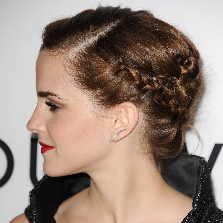 Emma Watson Comment r aliser son chignon  tress  Tutoriel 