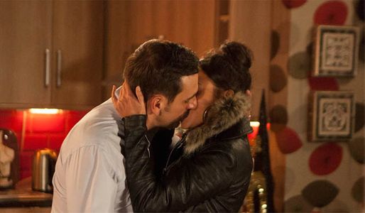 Peter and Tina passionately kiss