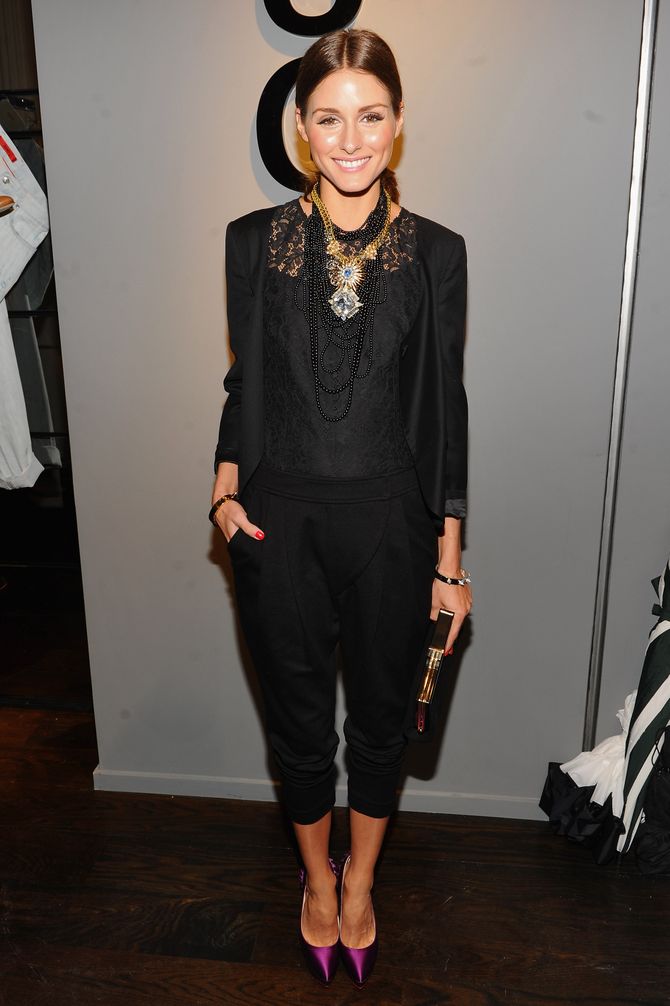 Olivia Palermo mostra que blazer não fica sem graça