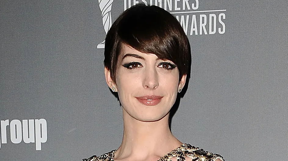 Anne Hathaway : Son cadeau empoisonné à un paparazzi (photo)