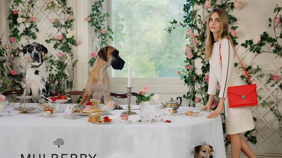Cara Delevingne : Tea Party sexy pour Mulberry (Photos et Vidéo)