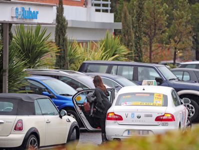 Sara Carbonero llegando a la clínica Ruber