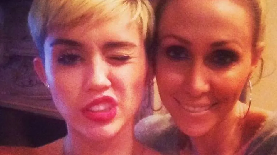 Miley Cyrus : En train de fumer un joint devant sa mère ?