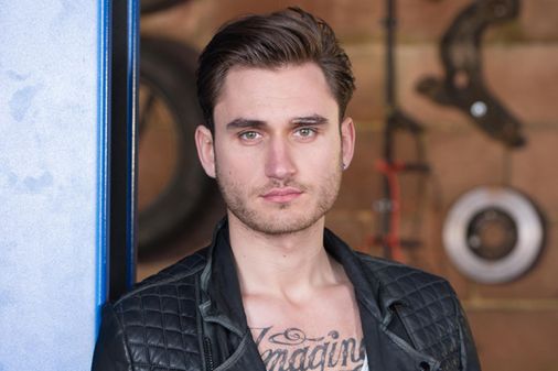 Fraser urges Freddie to calm Sandy down