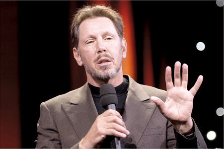 Larry Ellison, tiene una fortuna de 39 mil quinientos millones de Dólares
