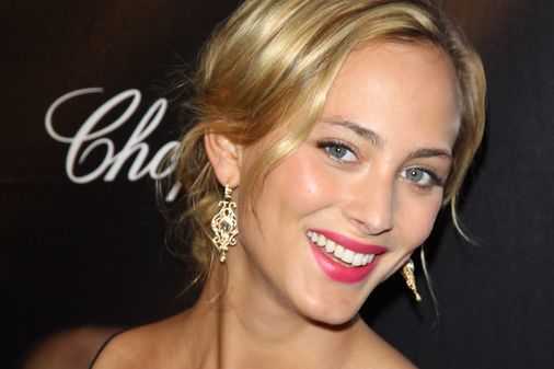 Nora Arnezeder