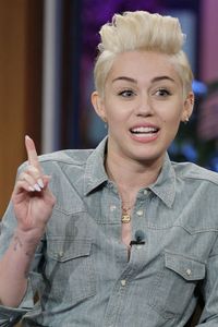 Miley Cyrus in der Late Night Show von Jay Leno