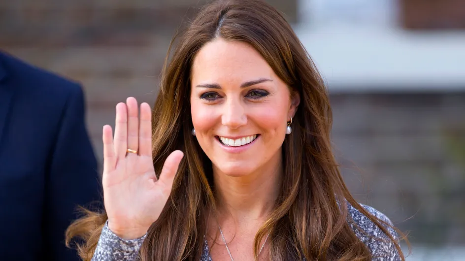 Kate Middleton : Elizabeth II lui impose des jupes plus longues