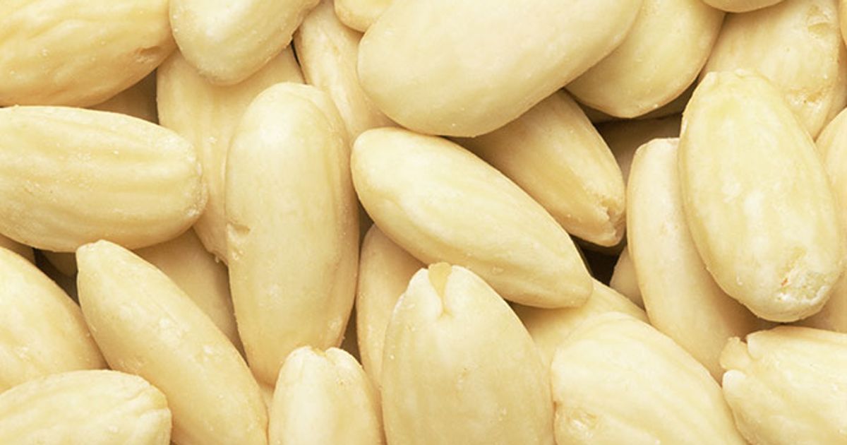 Beauty Benefits of Almond Oil For Hair & Nails